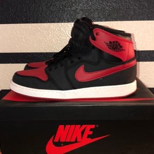 AIR JORDAN 1 RETRO KO HI "BRED"